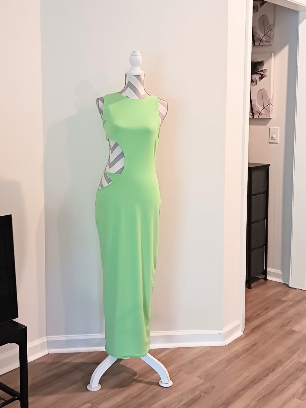 WIN WIN Dresses/WIN WIN Tank Maxi Dress With Cutout Side (Style# WD12213)